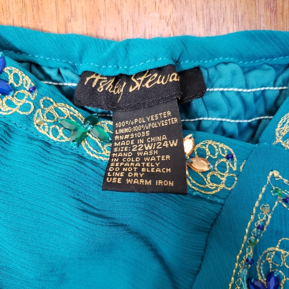 Top - Picture 3 of 3